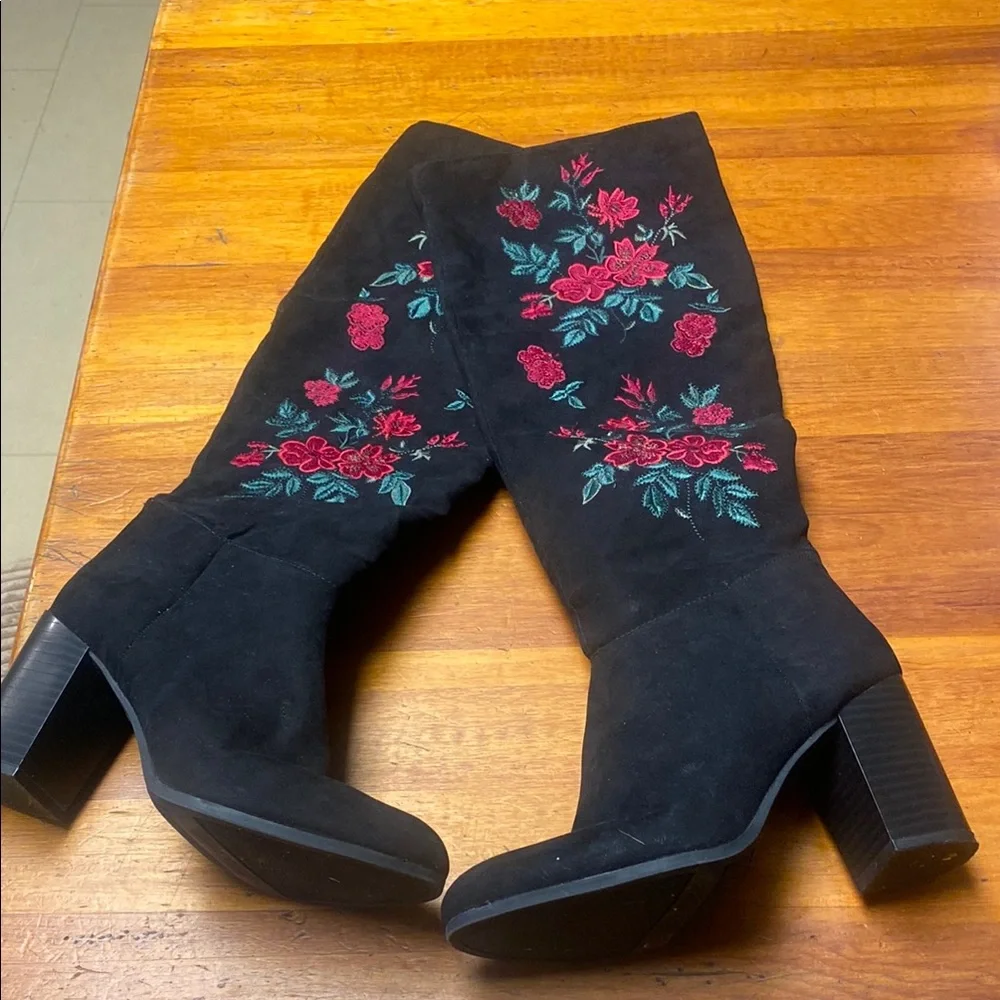 Libby Edelman Black and Red Over the Knee Boots with Chunky Heel